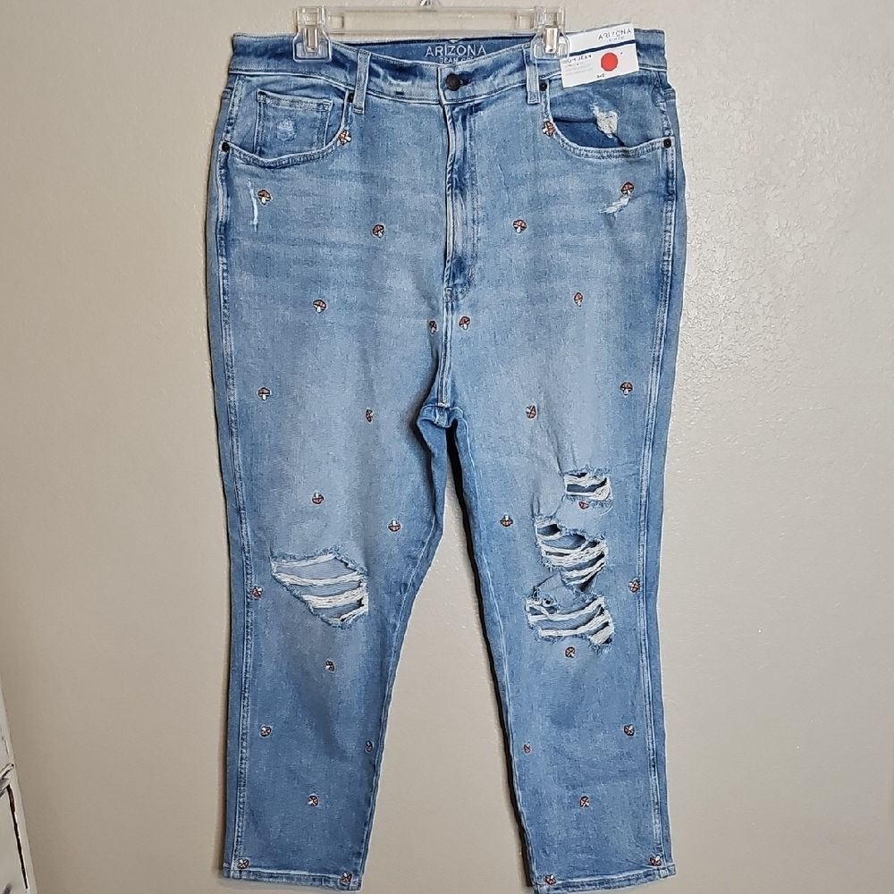 NWT Mushroom Embroidered Mom Jeans‎ Arizona Jean Company Blue Distressed 21